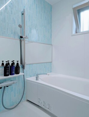 標準公寓客房, 陽台 | 浴室