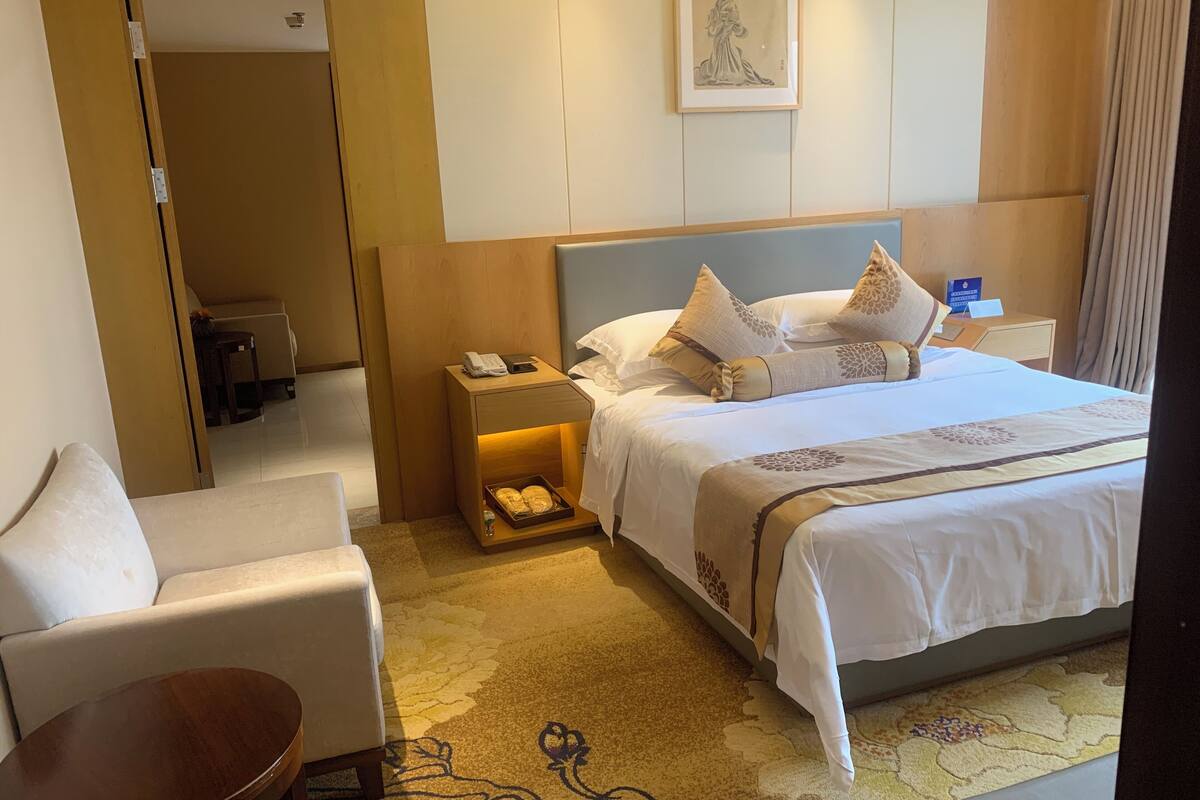Superior Suite, Lake View