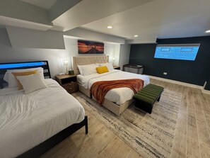 5 bedrooms, iron/ironing board, WiFi, bed sheets