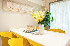 Dining room - Shanghai Hills & Freshly Home Loft Retreat near NECC (Shanghai)