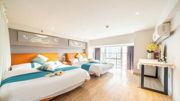 Dúplex empresarial, varias camas, para no fumadores, vista a la ciudad | 2 habitaciones, minibar, wifi gratis y ropa de cama