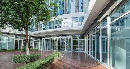 Shanghai Hills & Freshly Home Loft Retreat near NECC