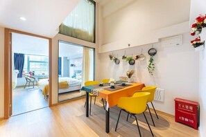 Restaurant - Shanghai Hills & Freshly Home Loft Retreat near NECC (Shanghai)