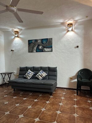 Smart TV - Beachfront Comfort at Casa Las Gaviotas, Chelem (Chelem)