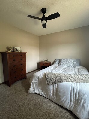 3 Schlafzimmer, Zimmersafe, Bügeleisen/Bügelbrett, Reisekinderbett