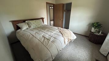 3 chambres, coffres-forts dans les chambres, fer et planche Ă repasser