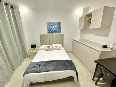 Double room with balcony 300 mts from the river boardwalk