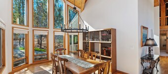 Lakefront Estate with Views and Hot tub