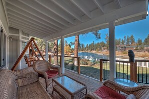 Casa superior, 4 habitaciones, chimenea, vista al lago | Vista desde la habitación