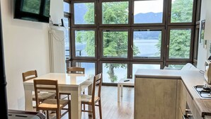Uklassifisert bilde, 2 av 27, knapp