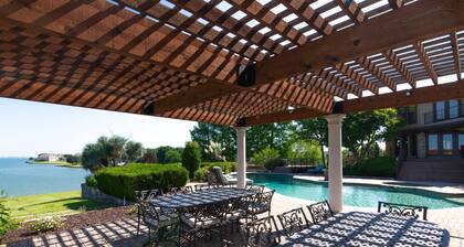 Lakeside Getaway: Pool, Sauna, 2BR Over Garage Condo and RV, Fishing, Playground, Basketball Court!
