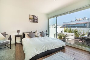 1 chambre, bureau, fer et planche à repasser, Wi-Fi gratuit
