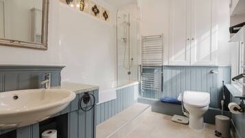 Ferienhaus, Stadtblick | Badezimmer