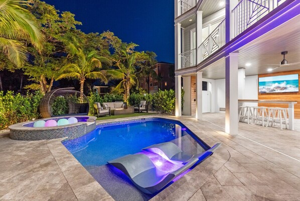 Piscine extérieure, piscine chauffée