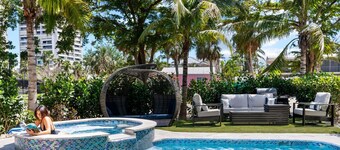 400ft to Beach, Ocean View, Pool, Rooftop, in the Siesta Key Village, 6-bdr