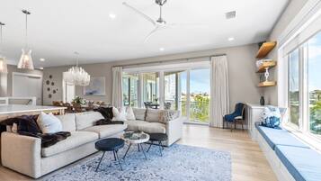 Smart-TV, Tischtennisplatte, Bücher, Videothek