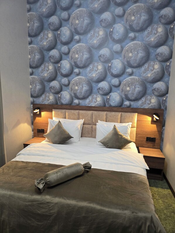 Caja de seguridad en la habitación y escritorio