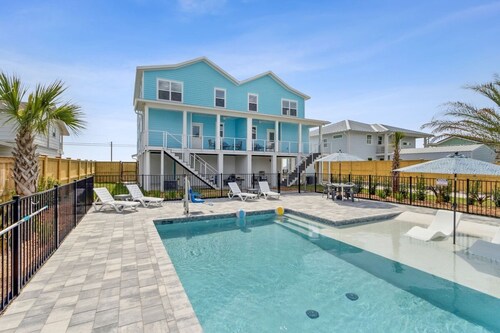 New 2025 • 8BR Oceanfront • Pool