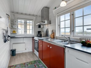 Kühlschrank, Geschirrspüler, Kochgeschirr/Geschirr/Besteck