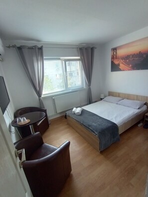 Iron/ironing board, free WiFi - Hostel Florentin (Constanta)
