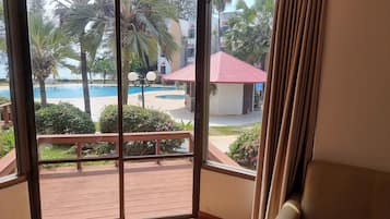 Classic Twin Room, Courtyard View | In-room safe, desk, laptop workspace, soundproofing