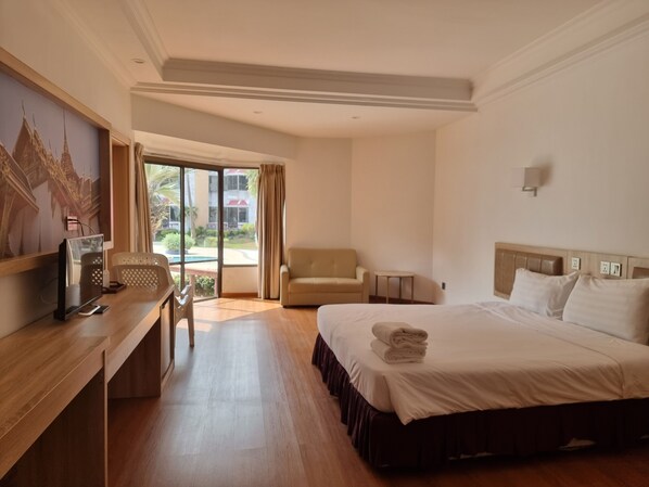 Dobbeltrom, ikke-røyk, havutsikt | Safe på rommet, skrivebord, skrivebord for bærbar PC og lydisolert