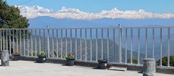 Himal Serena Retreat, A village life with Himalaya View, Bageshwar, Uttarakhand