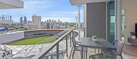 Departamento, 3 habitaciones (Two Bathroom Compact Gabba View) | Vista del balcón