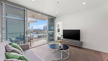 Appartement, 3 slaapkamers (Two Bathroom Compact Gabba View) | Woonruimte | Smart-tv