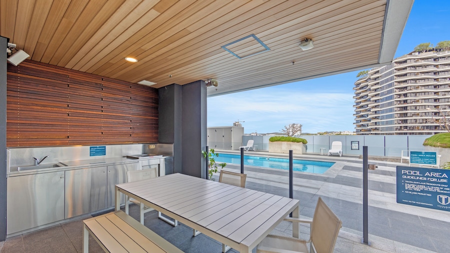 Trafalgar Lane Apartments by CLLIX
