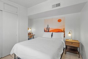 1 habitación, escritorio, tabla de planchar con plancha y wifi gratis