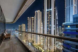 Superior Apartment, City View | Balcony - Downtown Dubai | Walk to Dubai Mall + Burj Views (Dubai)