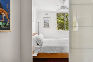 Bedroom - Stylish Studio in the Heart of Vibrant Surry Hills (Surry Hills)