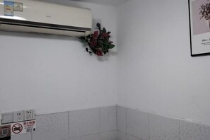 Room - Zhenghong Hostel (Shanghai)