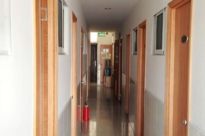 Gambar tidak terklasifikasi, 2 dari 15, tombol