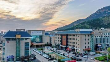 المنشأة من الخارج