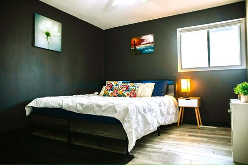 The Mirage, in beautiful Coralville with AC, WiFi. Enjoy your stay