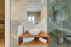 Bathroom - Ta´ Karmenu, an 800 year old modernized studio with terrace, by walk to Mdina (Ir-Rabat)