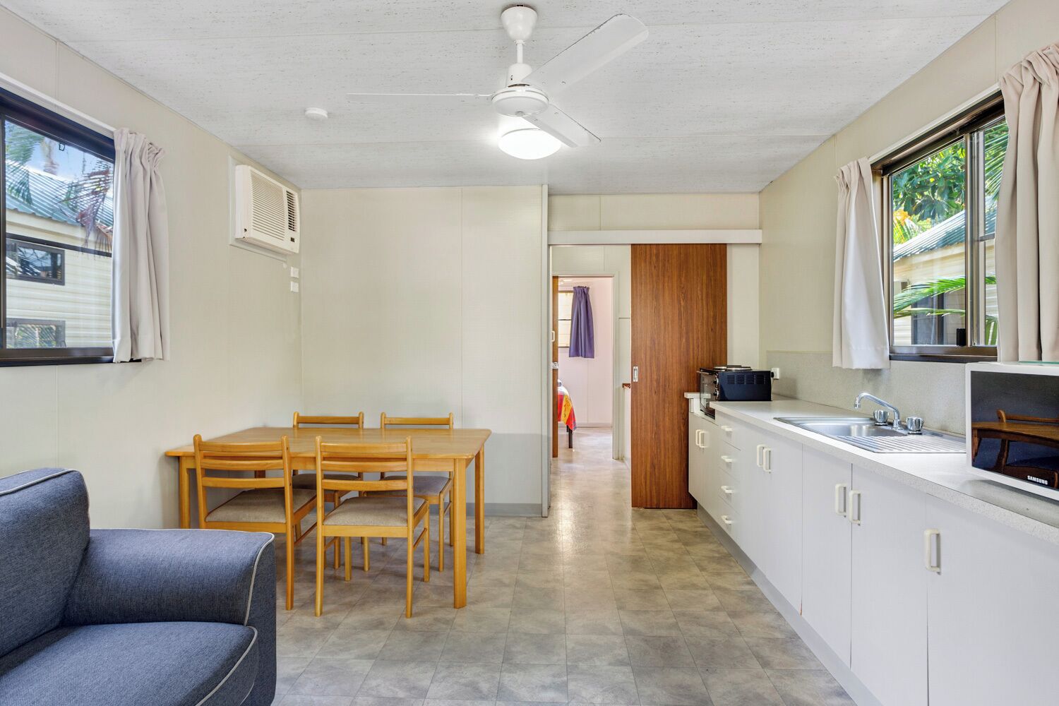 Full-size fridge, microwave, oven, stovetop