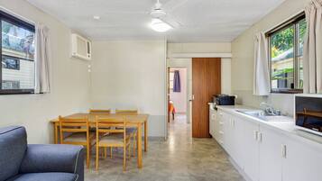 Full-size fridge, microwave, oven, stovetop