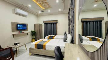 Deluxe Double or Twin Room, City View | Desk, free WiFi