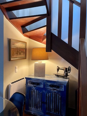 House, 3 Bedrooms, Accessible, Balcony | Living room | Books - Retreat in Sesimbra with Stunning Views (Sesimbra)