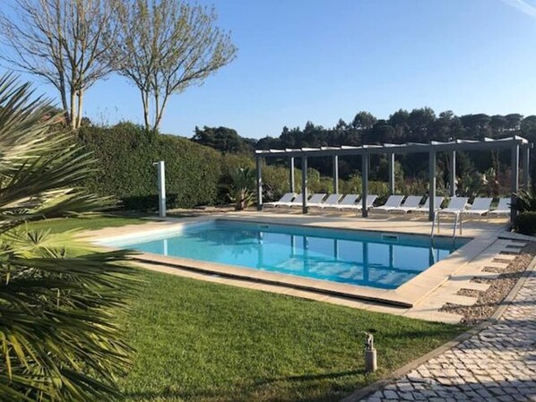 Indoor pool - Retreat in Sesimbra with Stunning Views (Sesimbra)