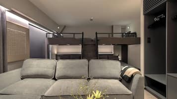 Family Quadruple Room | Free WiFi, bed sheets