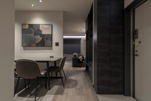 Free WiFi, bed sheets - Hotel Guild 5 (Tokyo)
