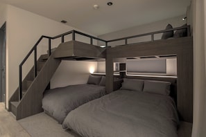 Family Quadruple Room, Multiple Beds, Non Smoking | Free WiFi, bed sheets