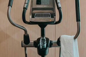 Gym - Bazhou Hotel (Urumqi)