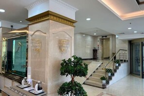 Lobby lounge - Bazhou Hotel (Urumqi)