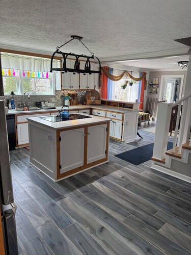 Charming 3-bedroom farmhouse with AC, WiFi in Burns