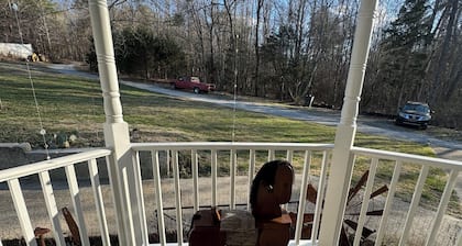 Charming 3-bedroom farmhouse with AC, WiFi in Burns